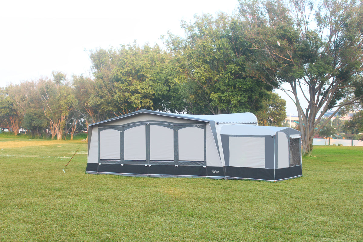 Tall Annex with Blinds